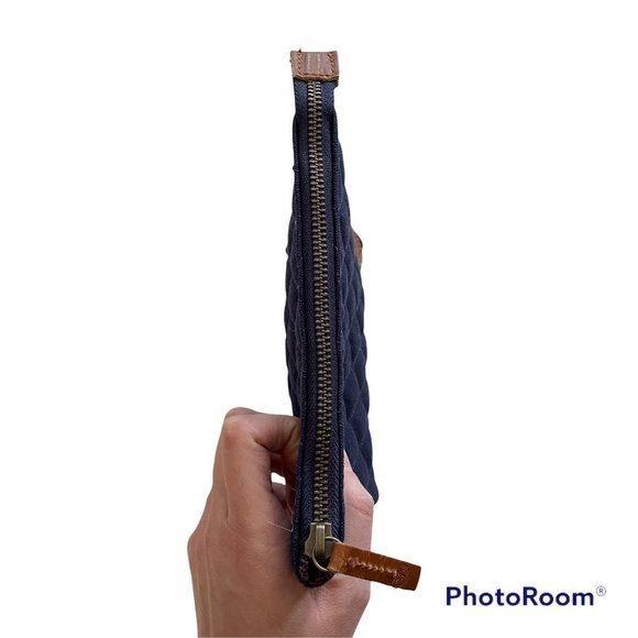 Timberland Navy Hand Clutch Quilted Zip Top Bag - Picture 4 of 6